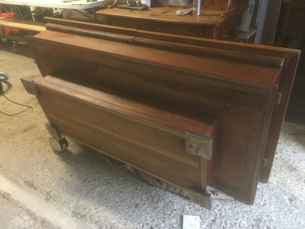 Table basse avec rangement bouteilles et verres en chêne