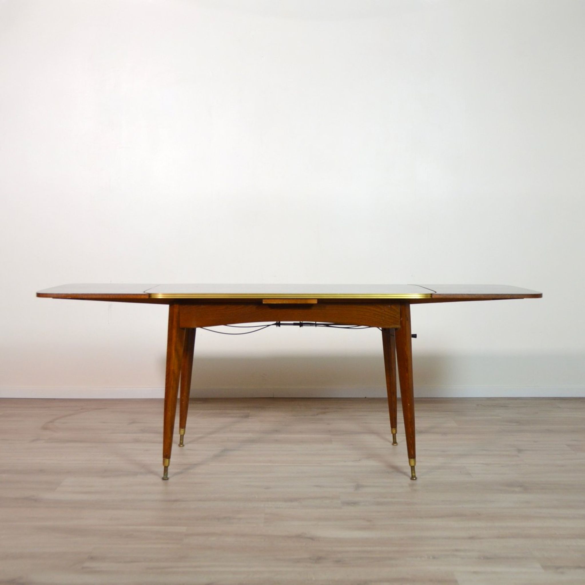 Table 4 à 6 personnes avec rallonges monte et baisse vintage 1960s