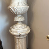 Large column with a sculpted white marble basin – Handcrafted piece