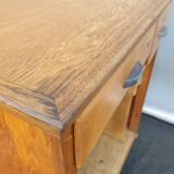 1950's store checkout counter with Bakelite mint