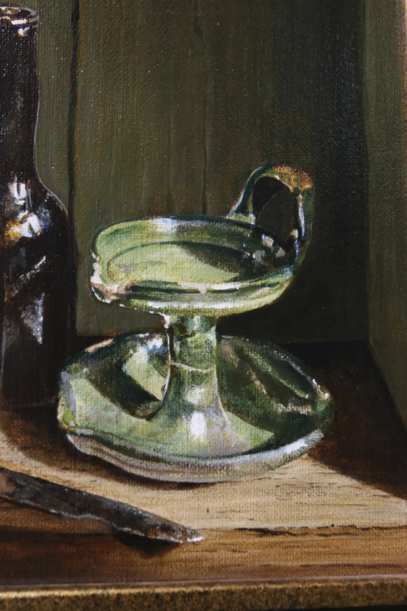 Still life with long-necked flask and finds – Marjolein van den Berg
