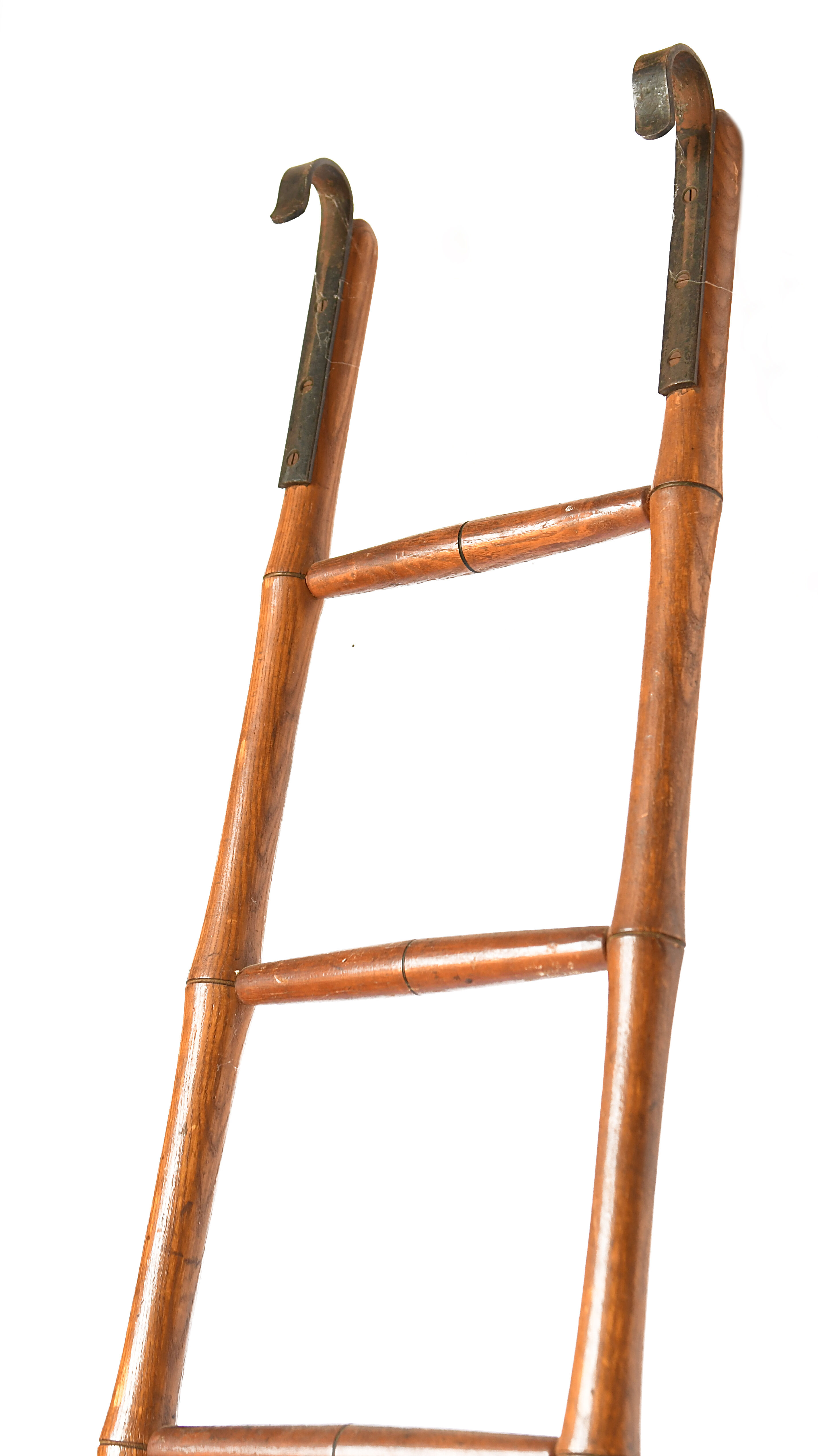 Eight-rung library scale