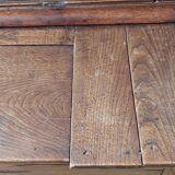 Breton enclosed bed and its chest