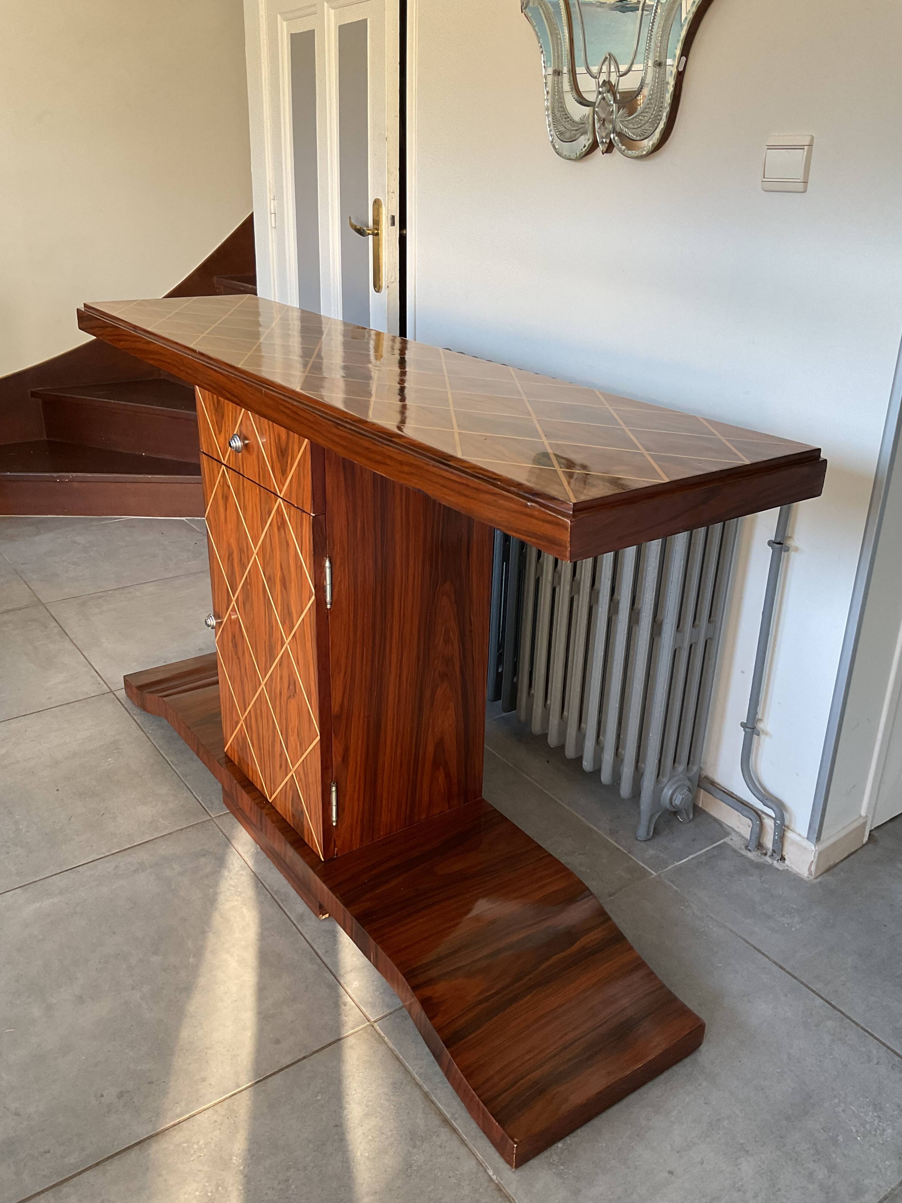 Art Deco console in excellent condition