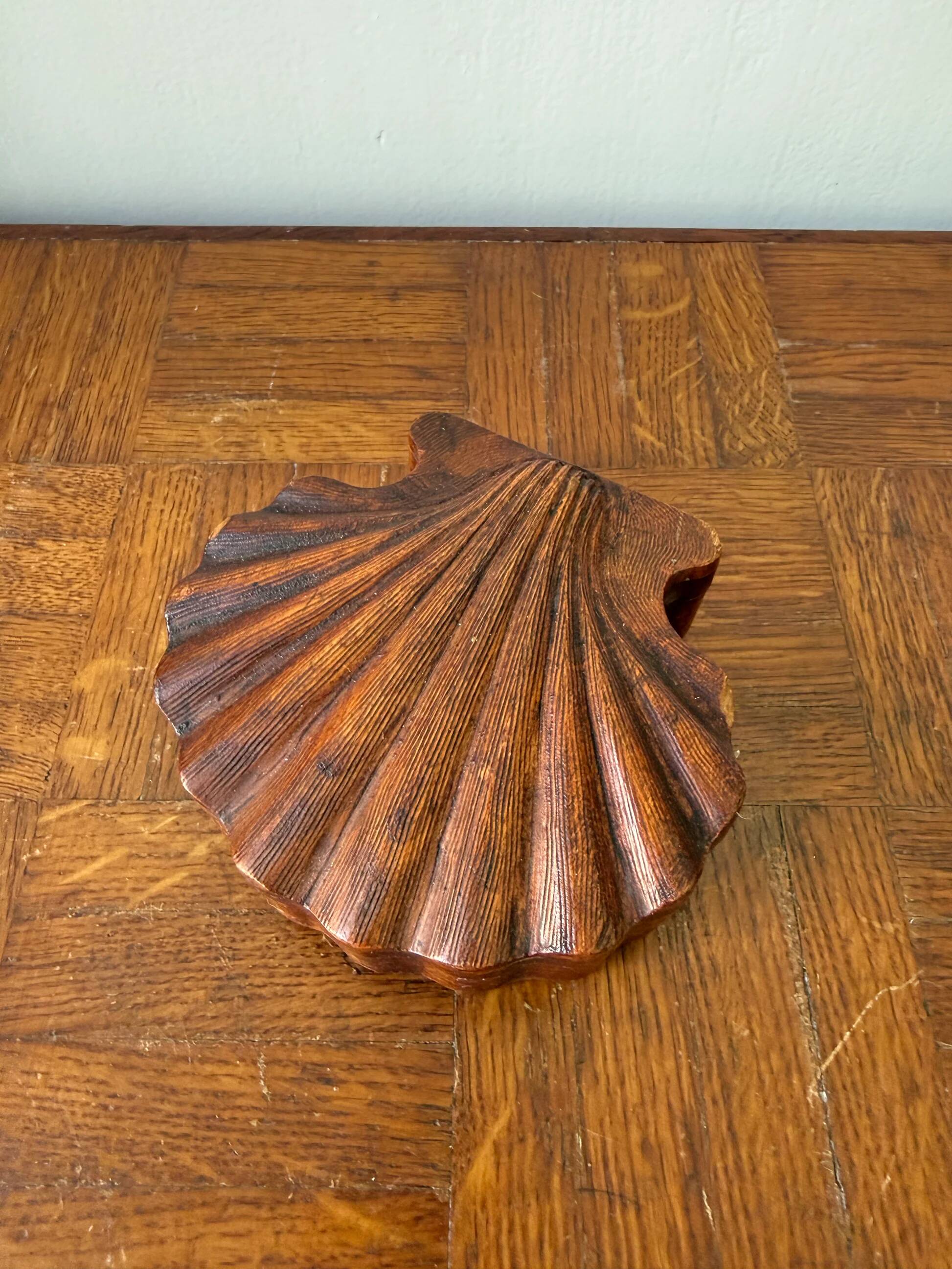 Wooden shell box – natural charm