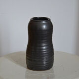 Matte black vase Japandi style - minimalist