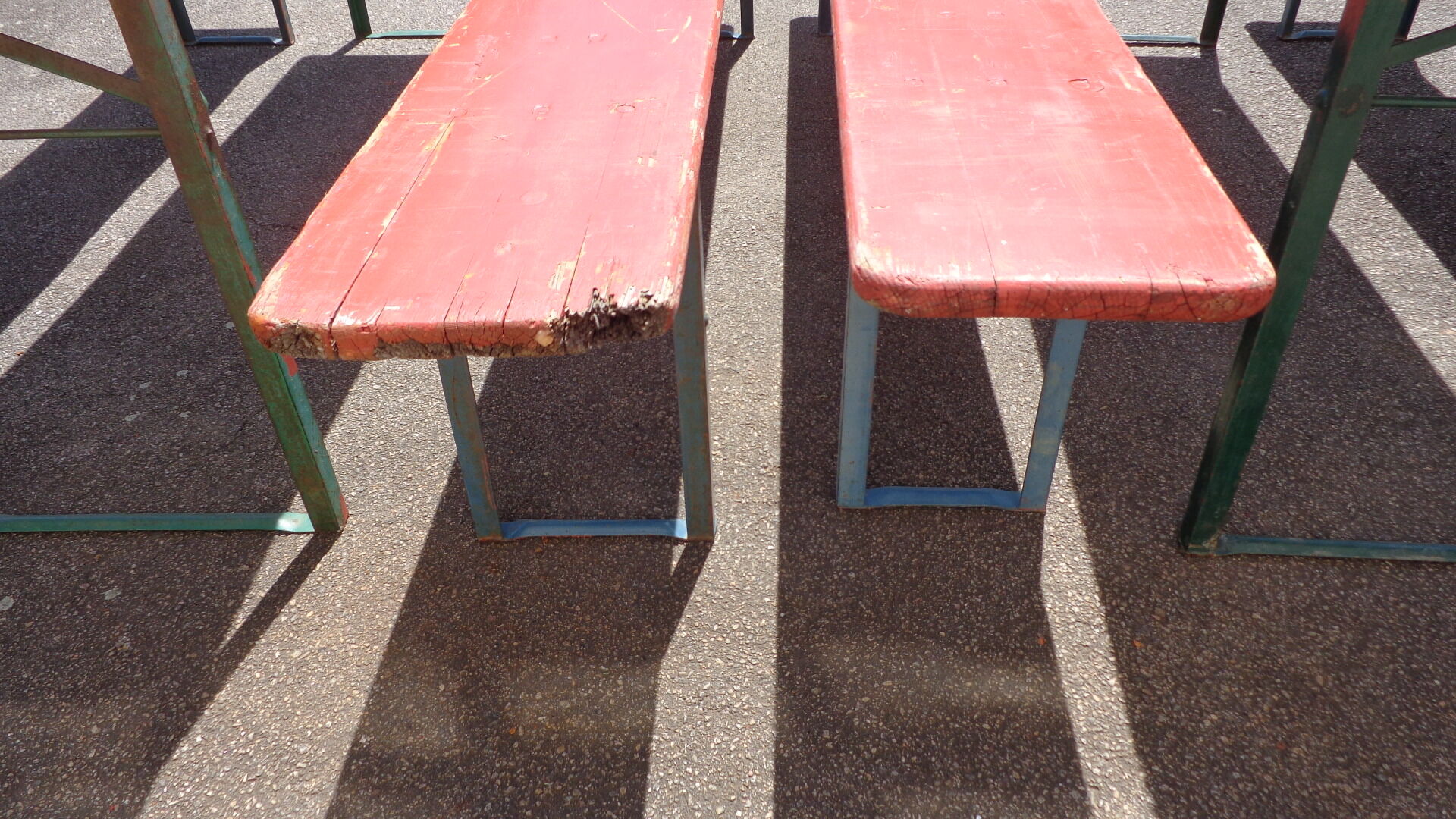 Set de 2 ensembles de tables de brasserie/bancs