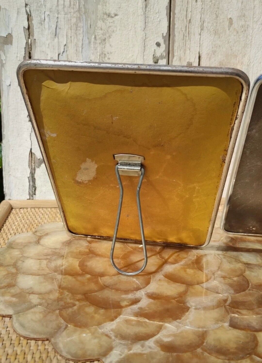 Duo of barber mirrors to pose