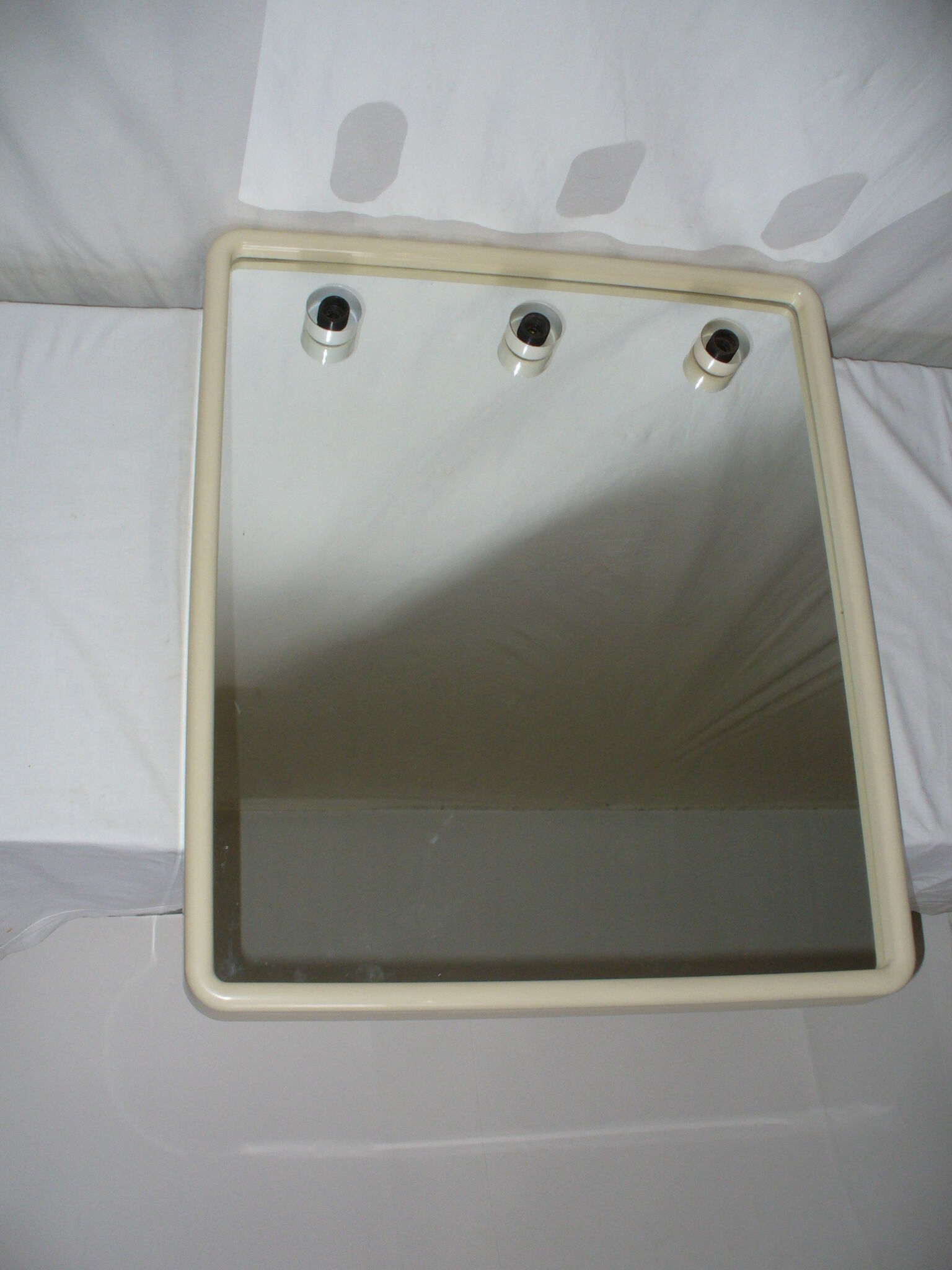 Italian Gedy illuminating mirror from the 70s 60x70cm