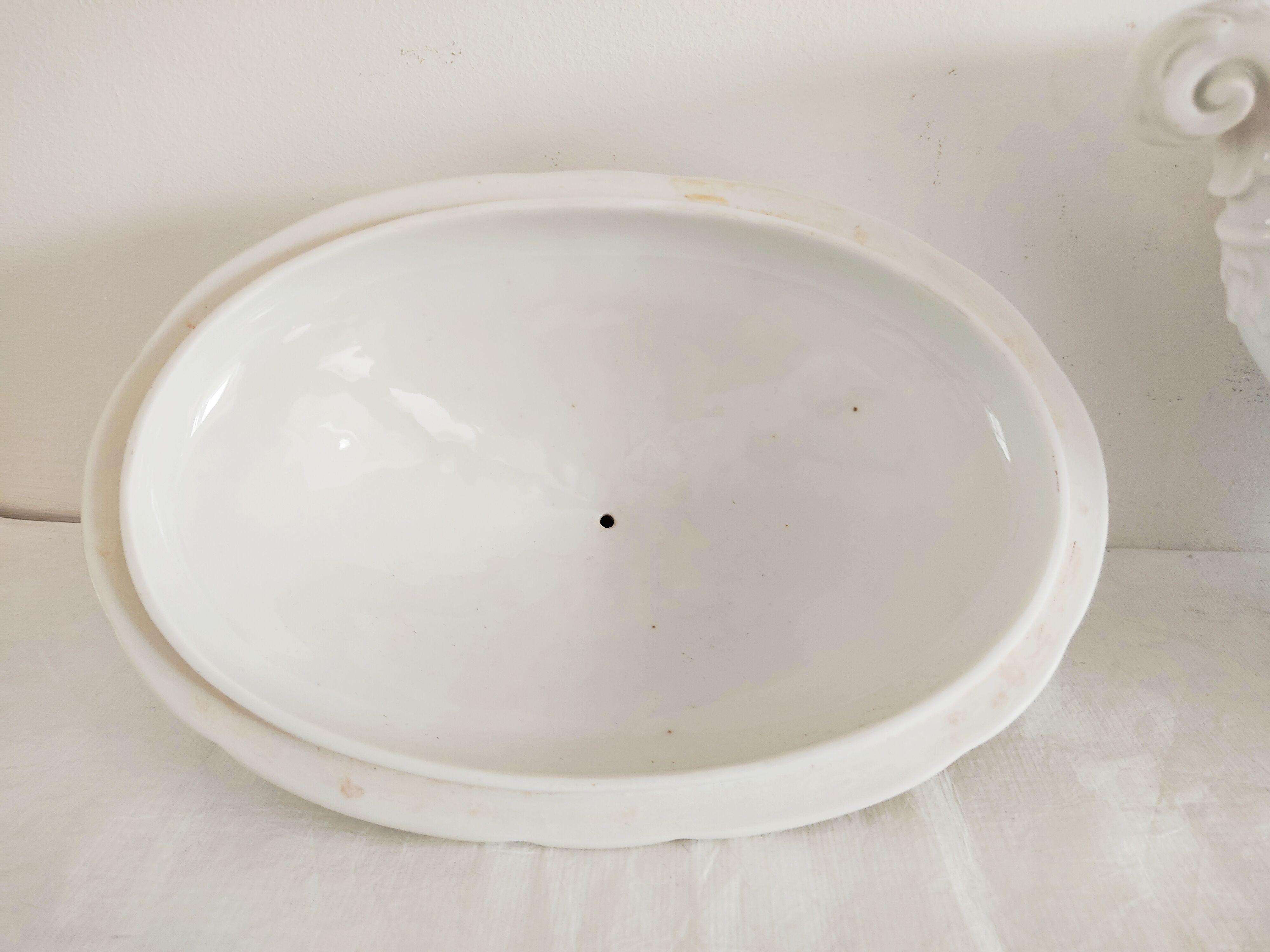 Soupière en porcelaine blanche, fin du 19e