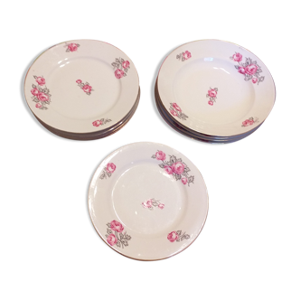 Lot 12 assiettes motifs floraux liseré or porcelaine de Limoges