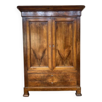 Armoire époque Louis Philippe en noyer et placage