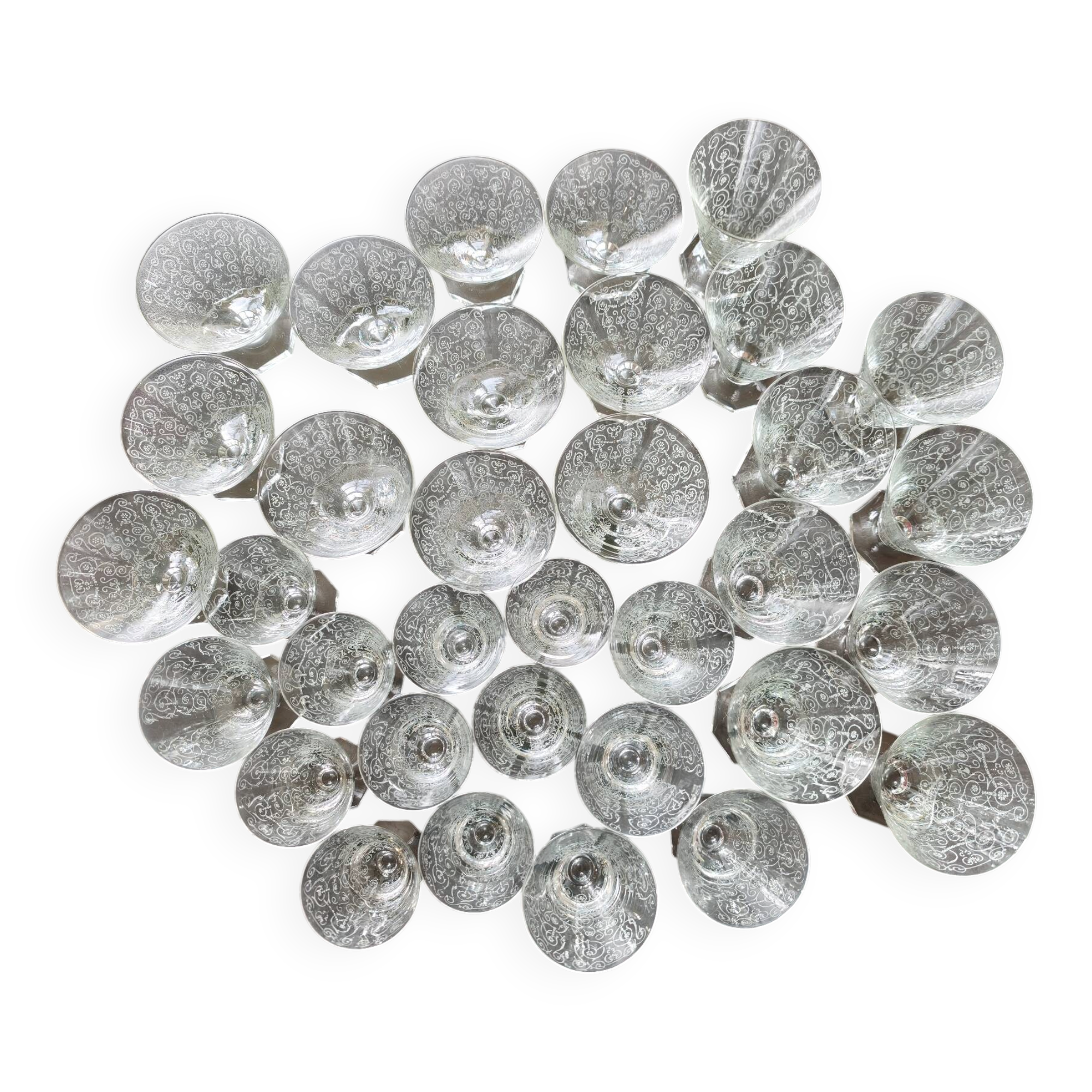 Lot de 34 magnifiques verres en cristal Baccarat