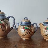 Bird tea service in winter