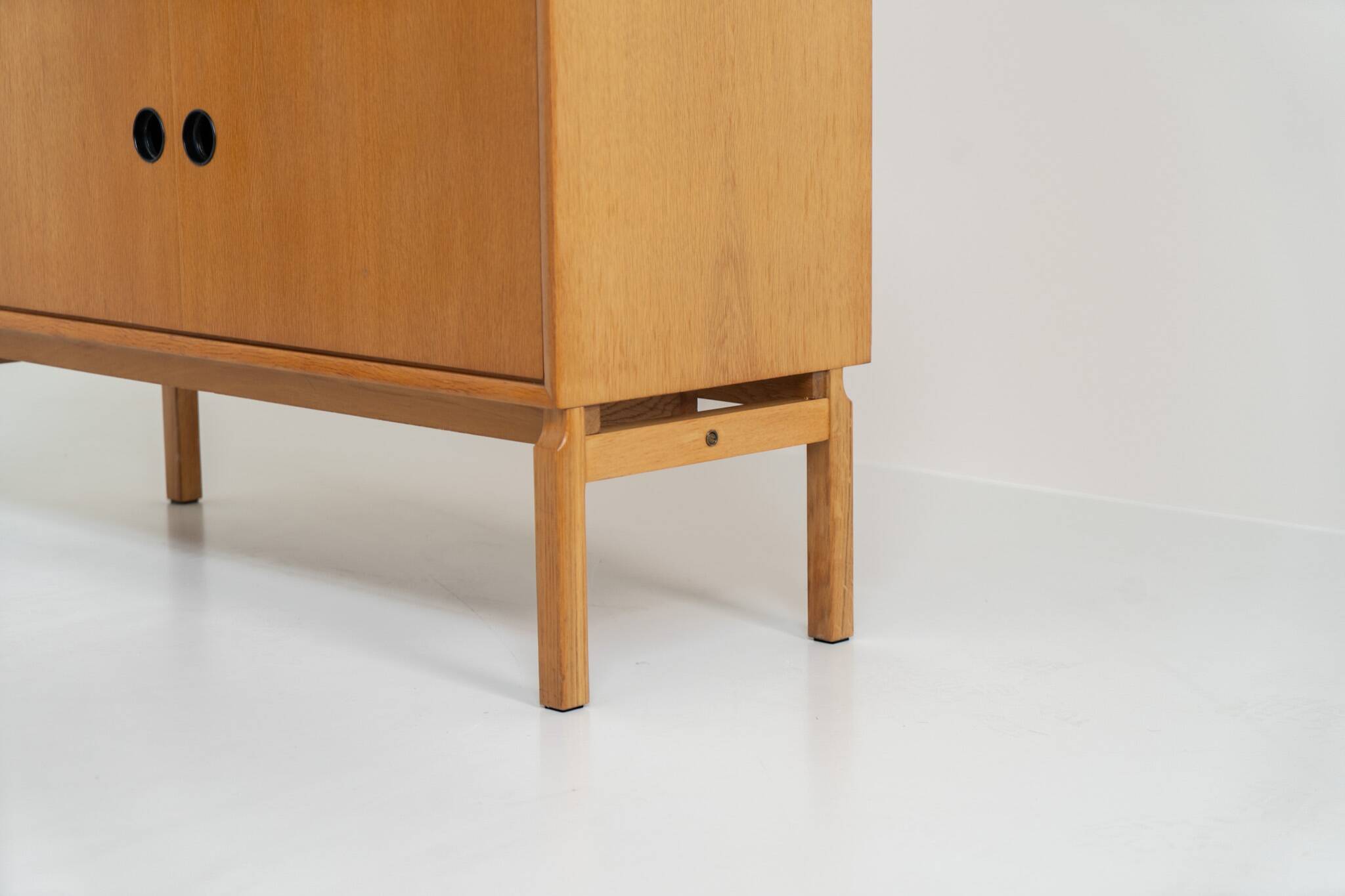 Première édition du cabinet MTP par Marian Grabinski pour IKEA