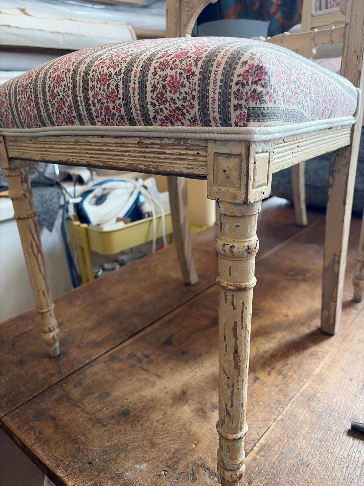Paire de chaises Louis XVI