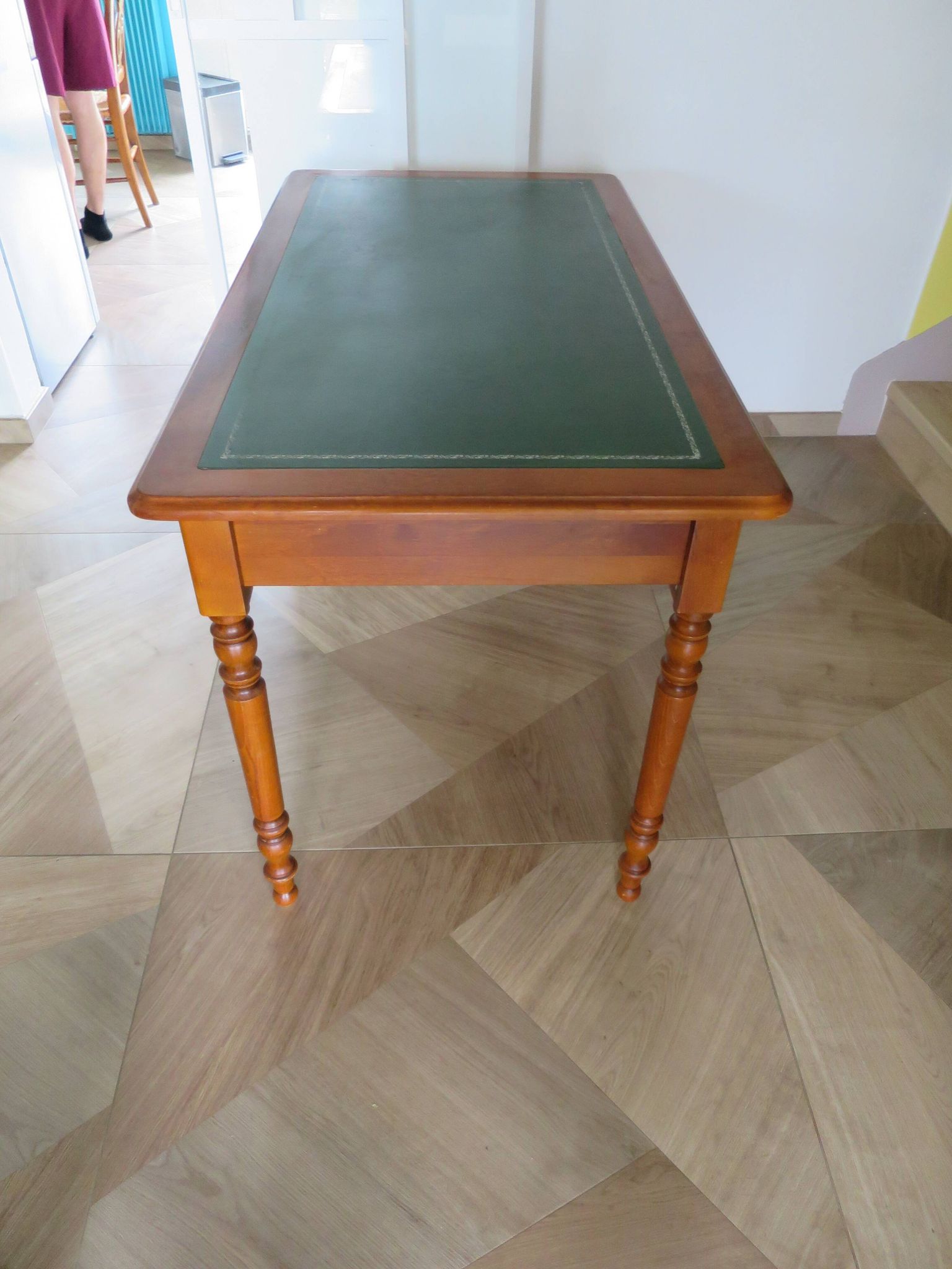 Minister's desk style L. Philippe – 2 drawers – cherry wood – faux leather desk mat