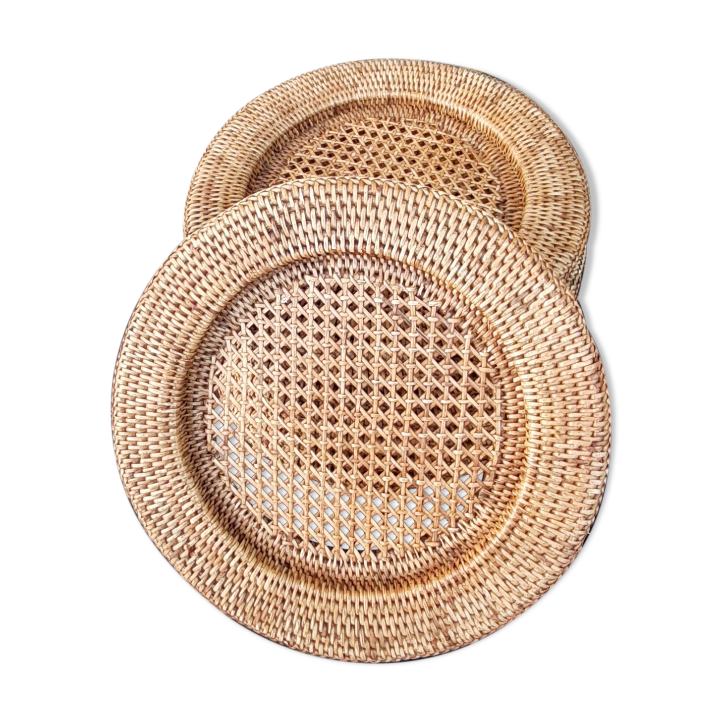 Rattan presentation plates