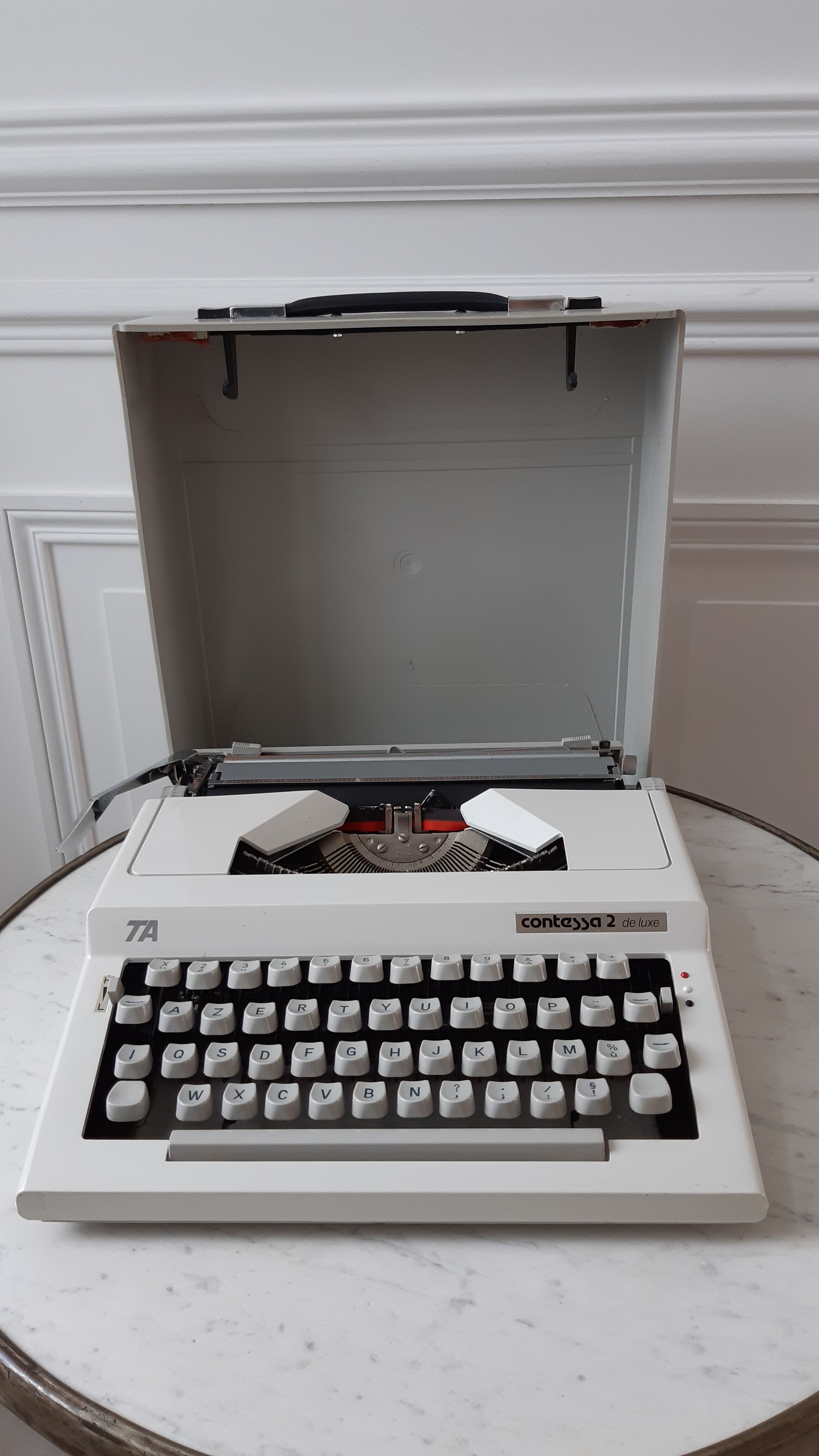 Contessa 2 De Luxe 1970 Typewriter