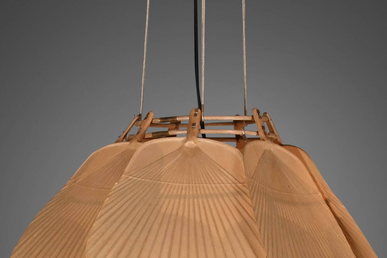 Beautiful Uchiwa 'Ju Yon' chandelier by Ingo Maurer for M Design, 1970s