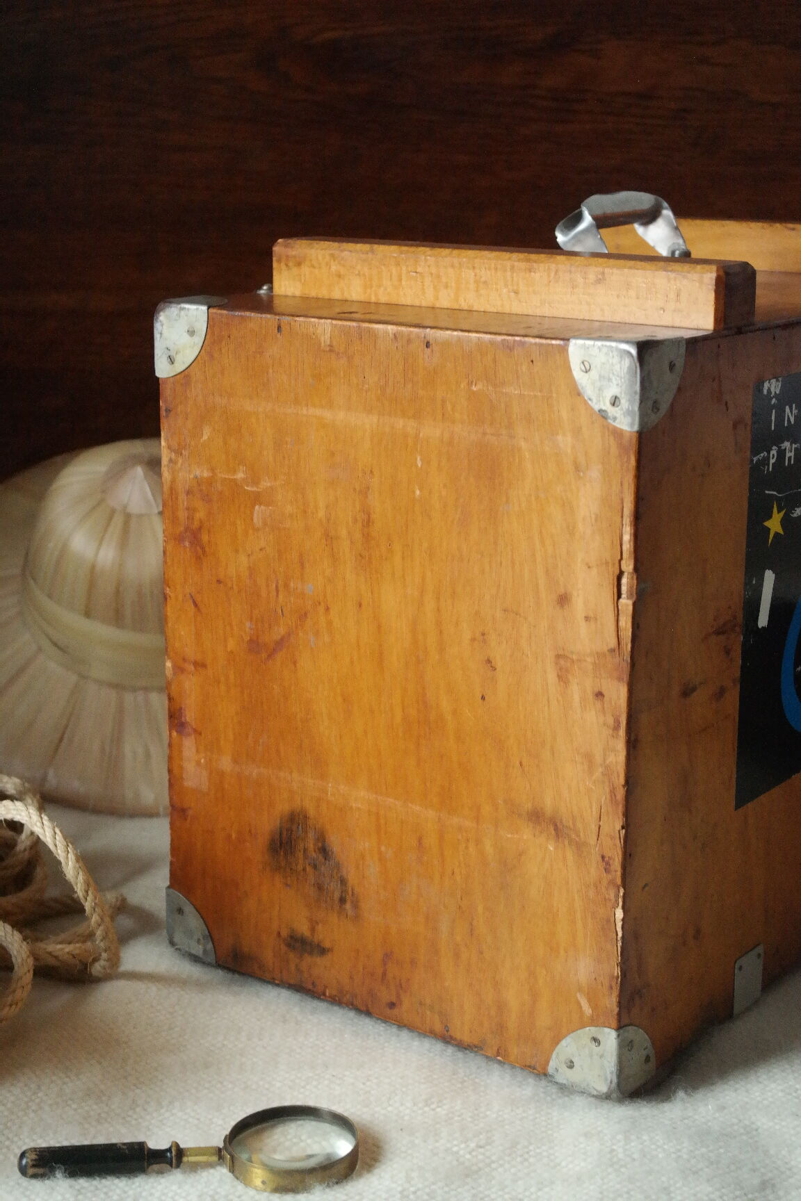 Caisse, vintage wood business firm