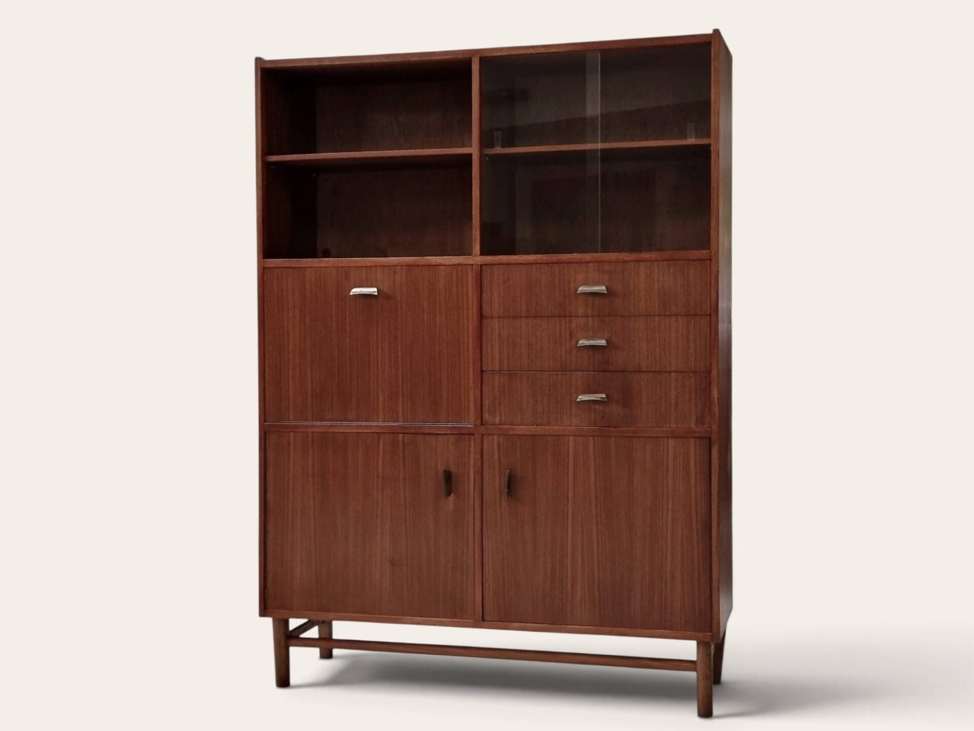 Highboard du milieu du siècle