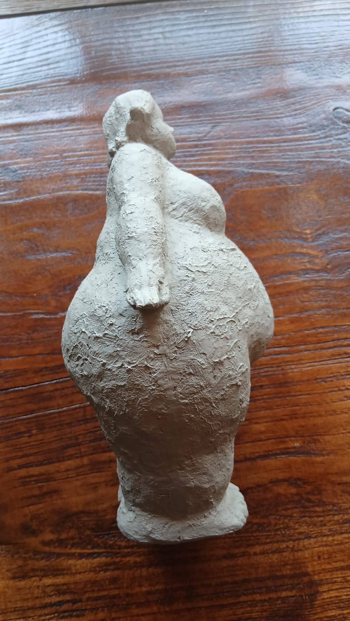 Woman sculpture in Nanas/Botero style