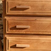 Small antique chest of drawers in light oak – 3 drawers