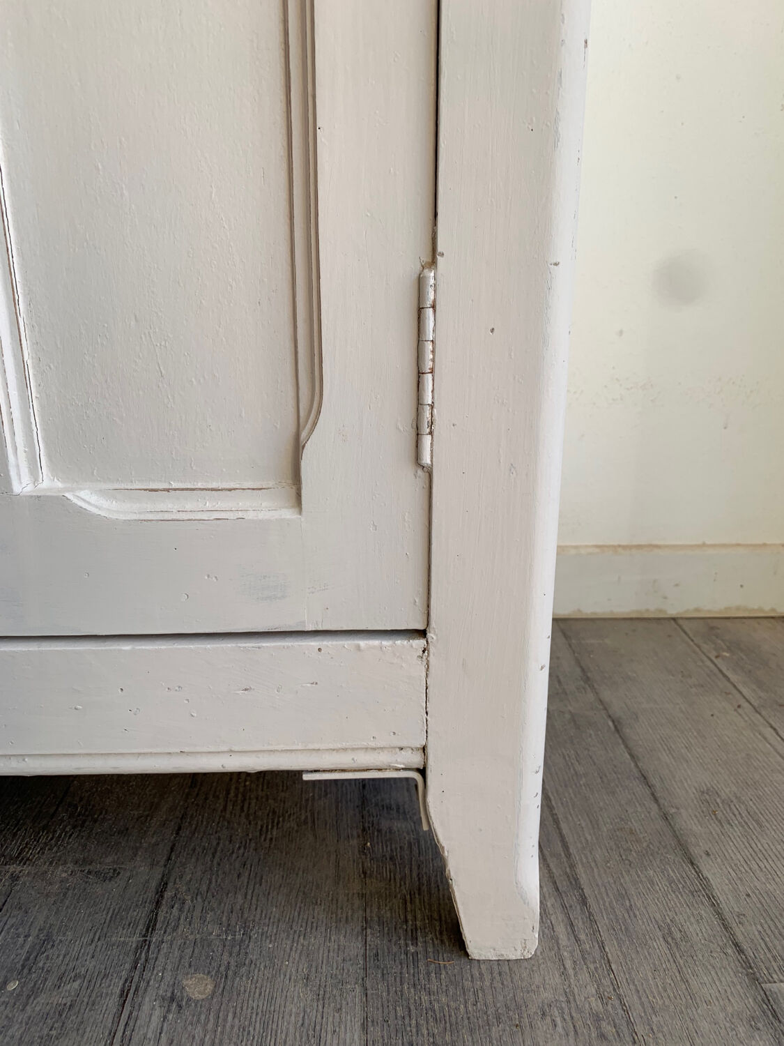 Armoire parisienne