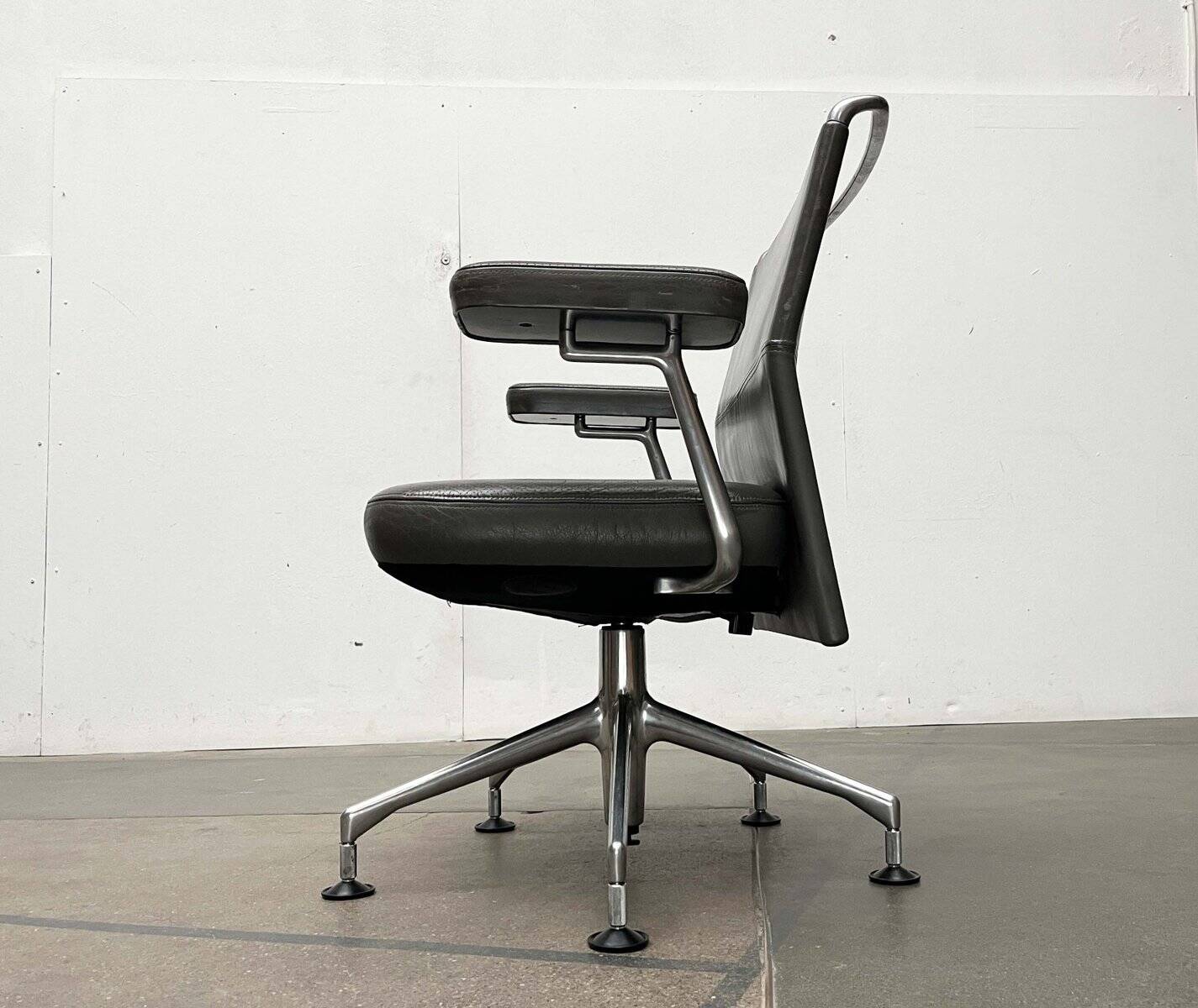 Postmodern swivel chairs model AC2 in leather by Antonio Cittero for Vitra, 1990s, set of 4.