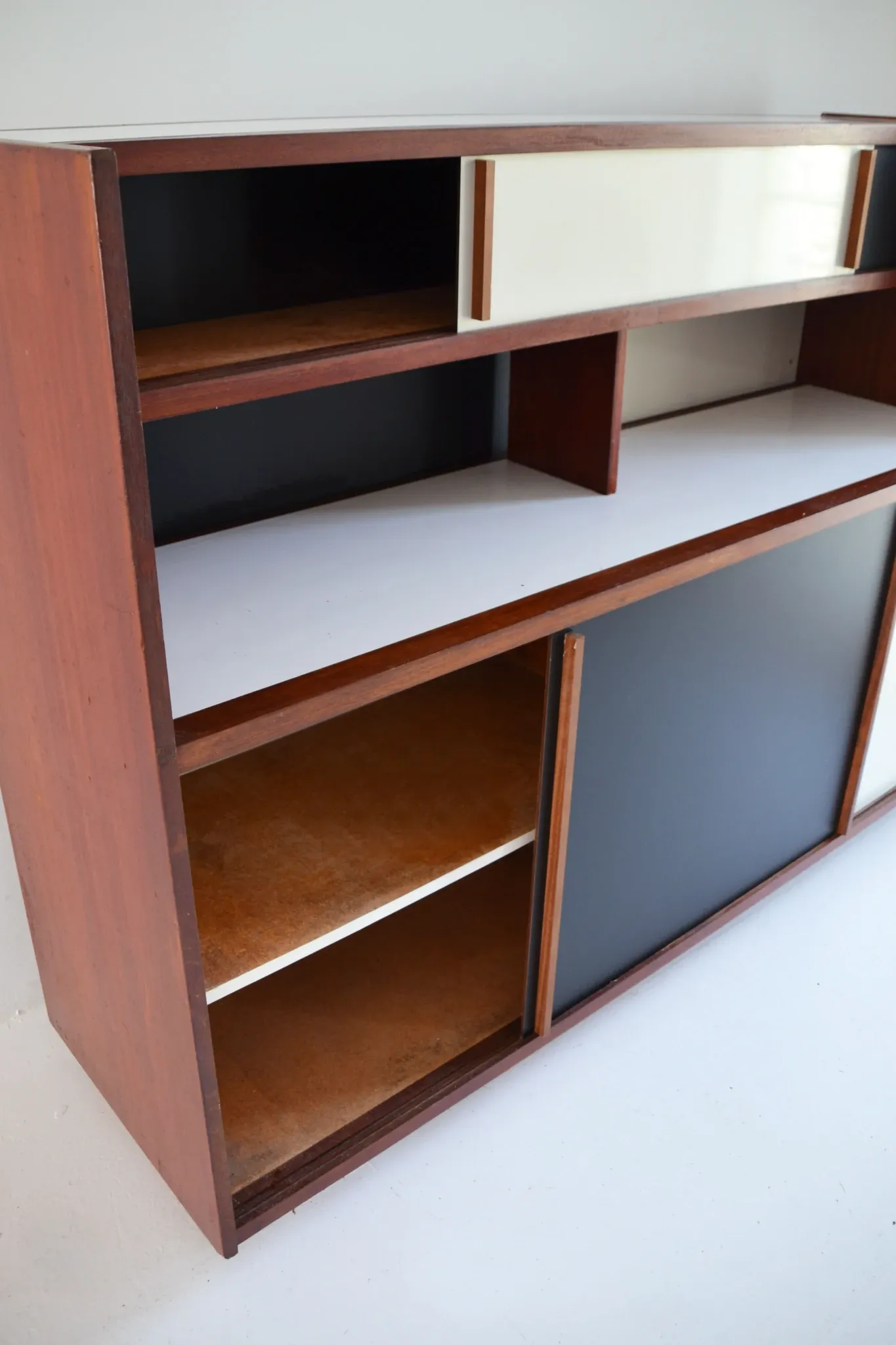Buffet passe-plat Le Corbusier 1965