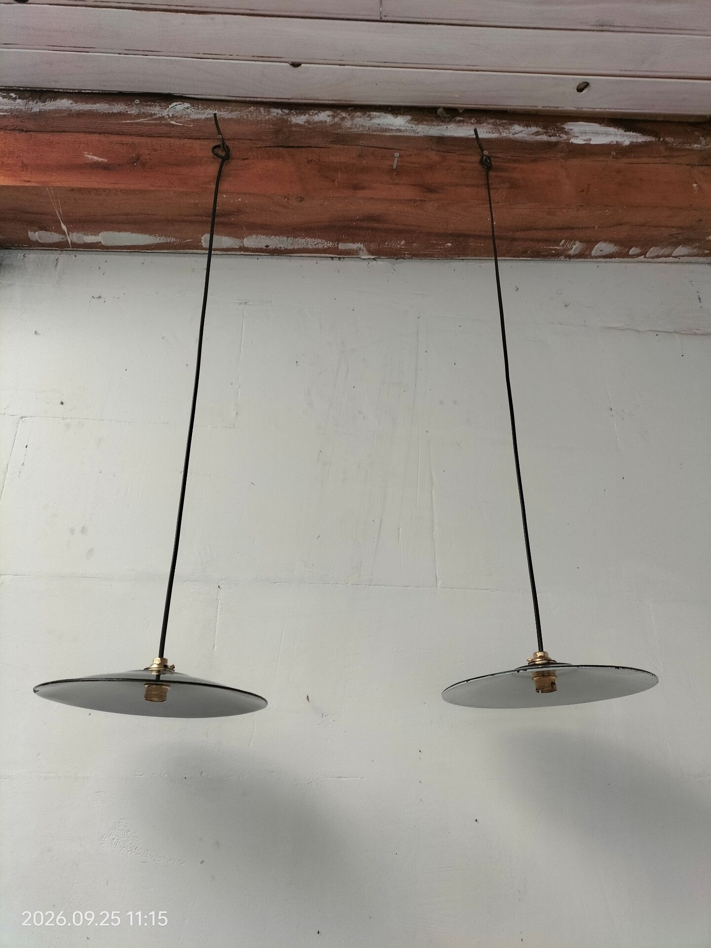 Suspensions en tôles émaillées