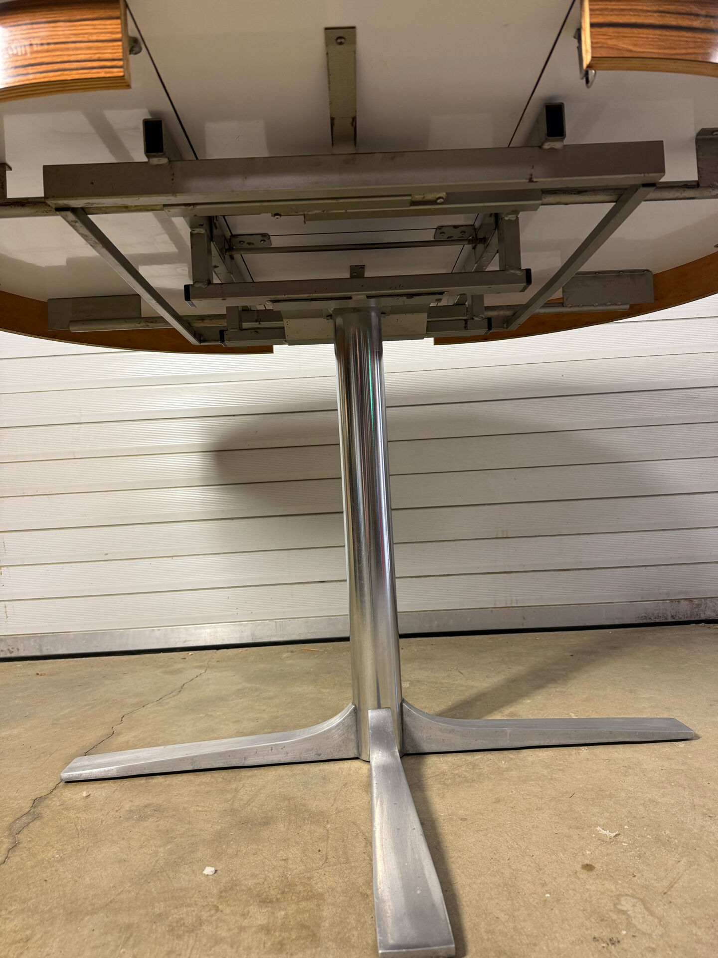 Vintage extendable table