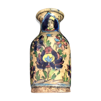 Bouteille céramique siliceuse décor floral et portraits Turquie Iznik Nicée