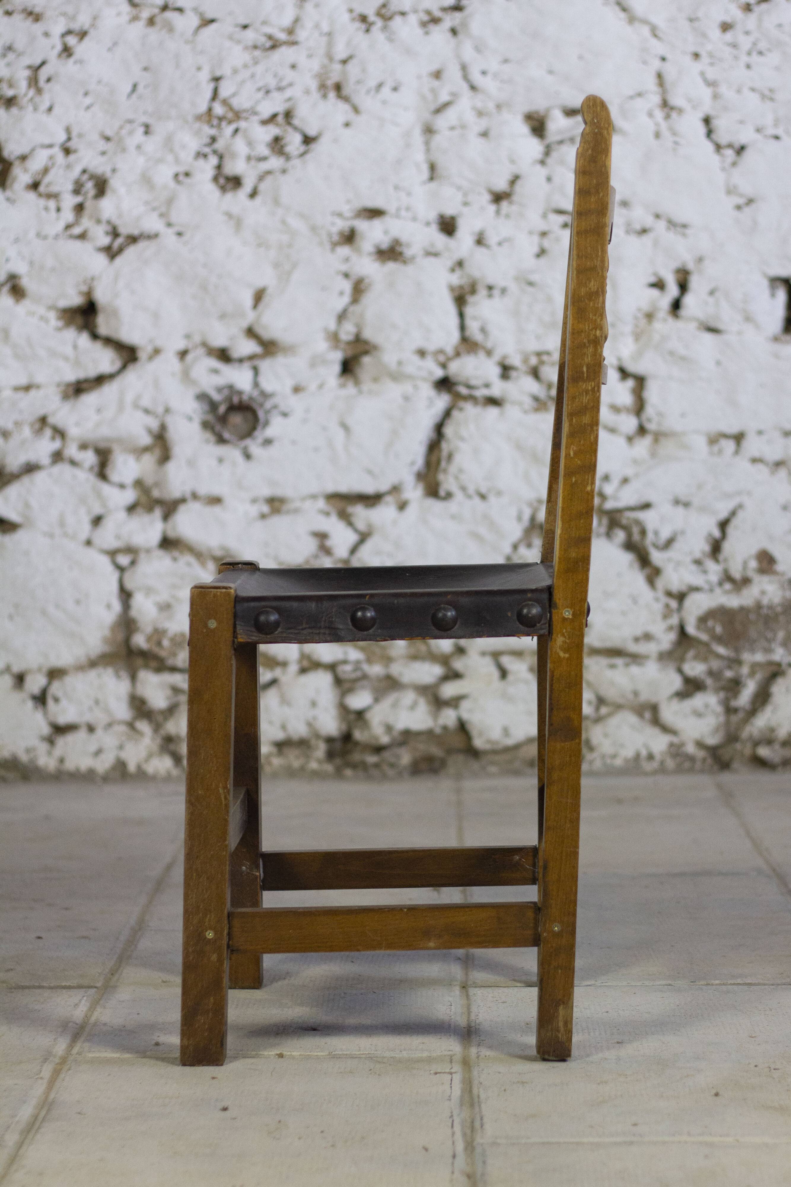 Chaise brutaliste bois et cuir espagnol, 1950