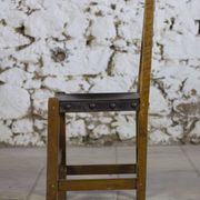 Chaise brutaliste bois et cuir espagnol, 1950