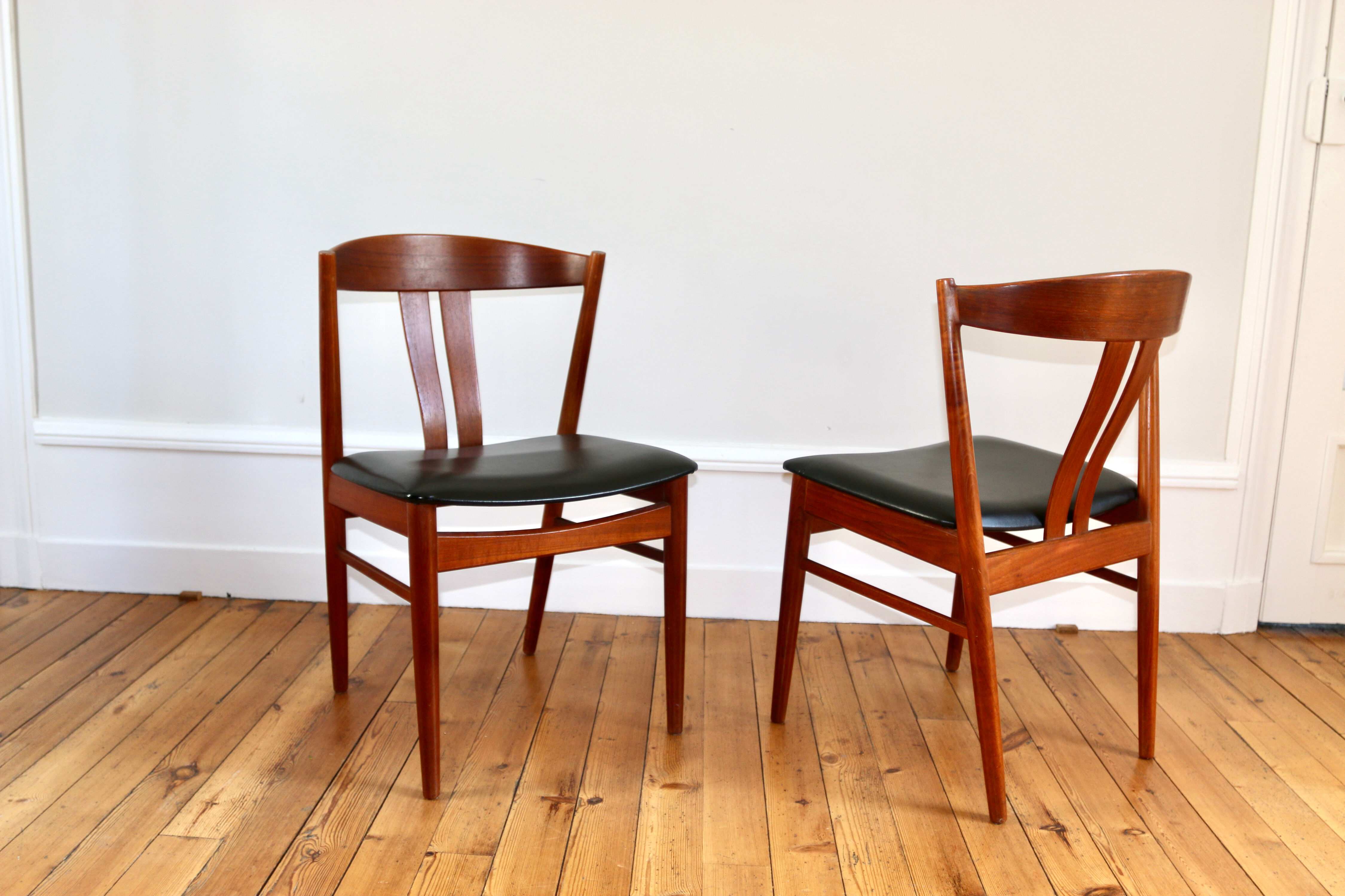 Series of 4 vintage Scandinavian teak chairs, 1960