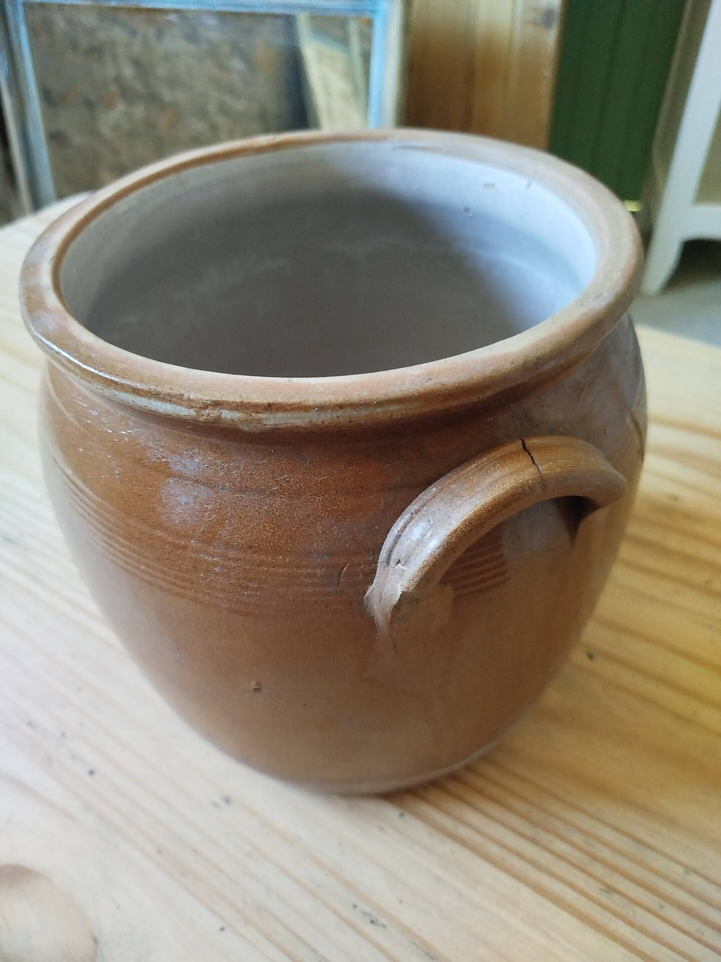 Grease pot