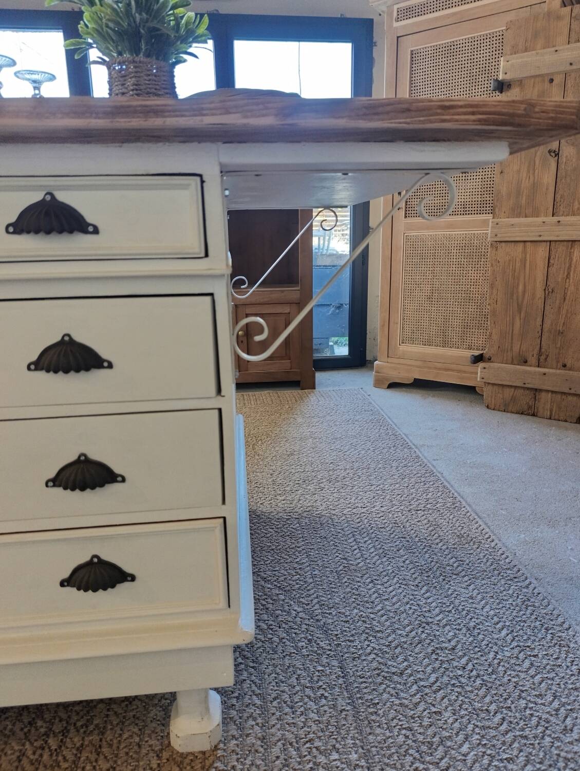 Island, kitchen counter