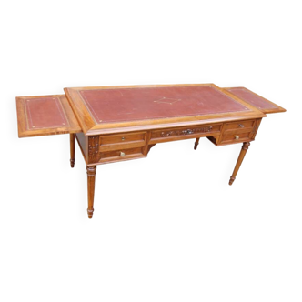 Napoleon III desk in Louis XVI style made of walnut from the late 19th century.