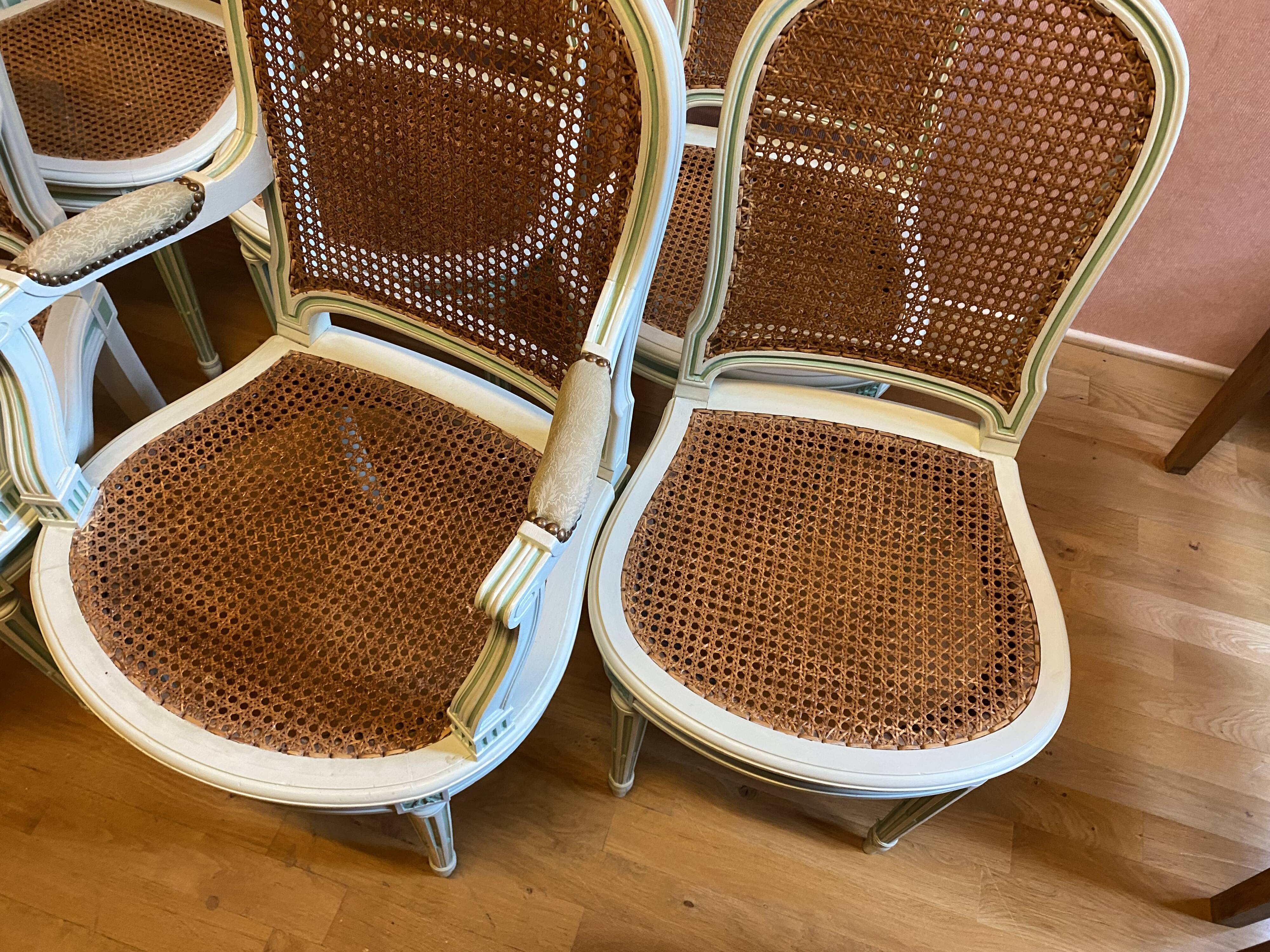 6 chaises 2 fauteuils en cannage, de style L.XVI , peint vert clair