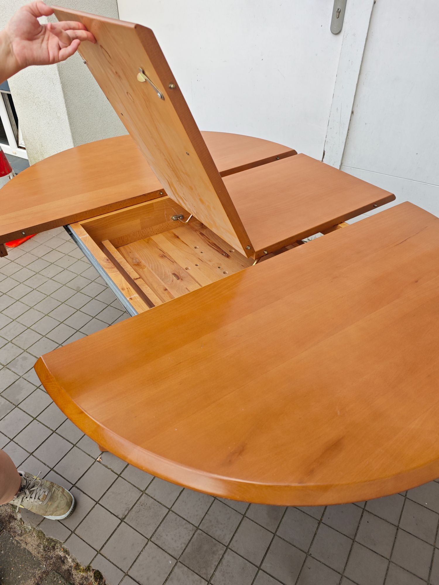 Vintage Round Extendable Dining Table - Wood - Extendable Table - Dining Table