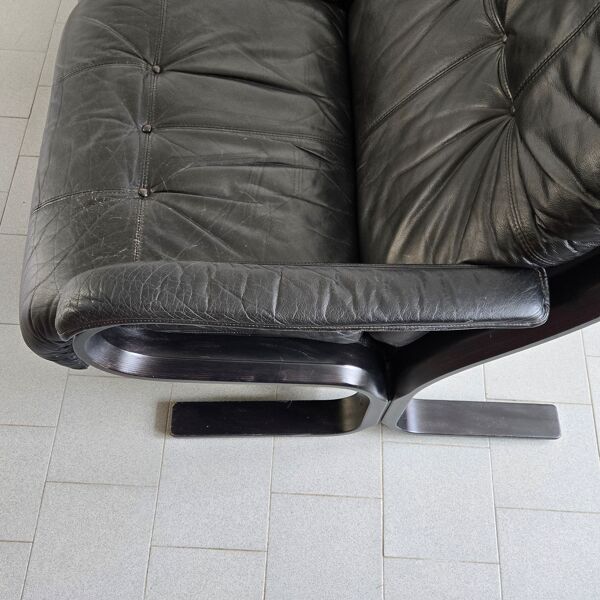 Sofa canapé scandinave 2 places 1970 vintage en cuir noir et bois courbé