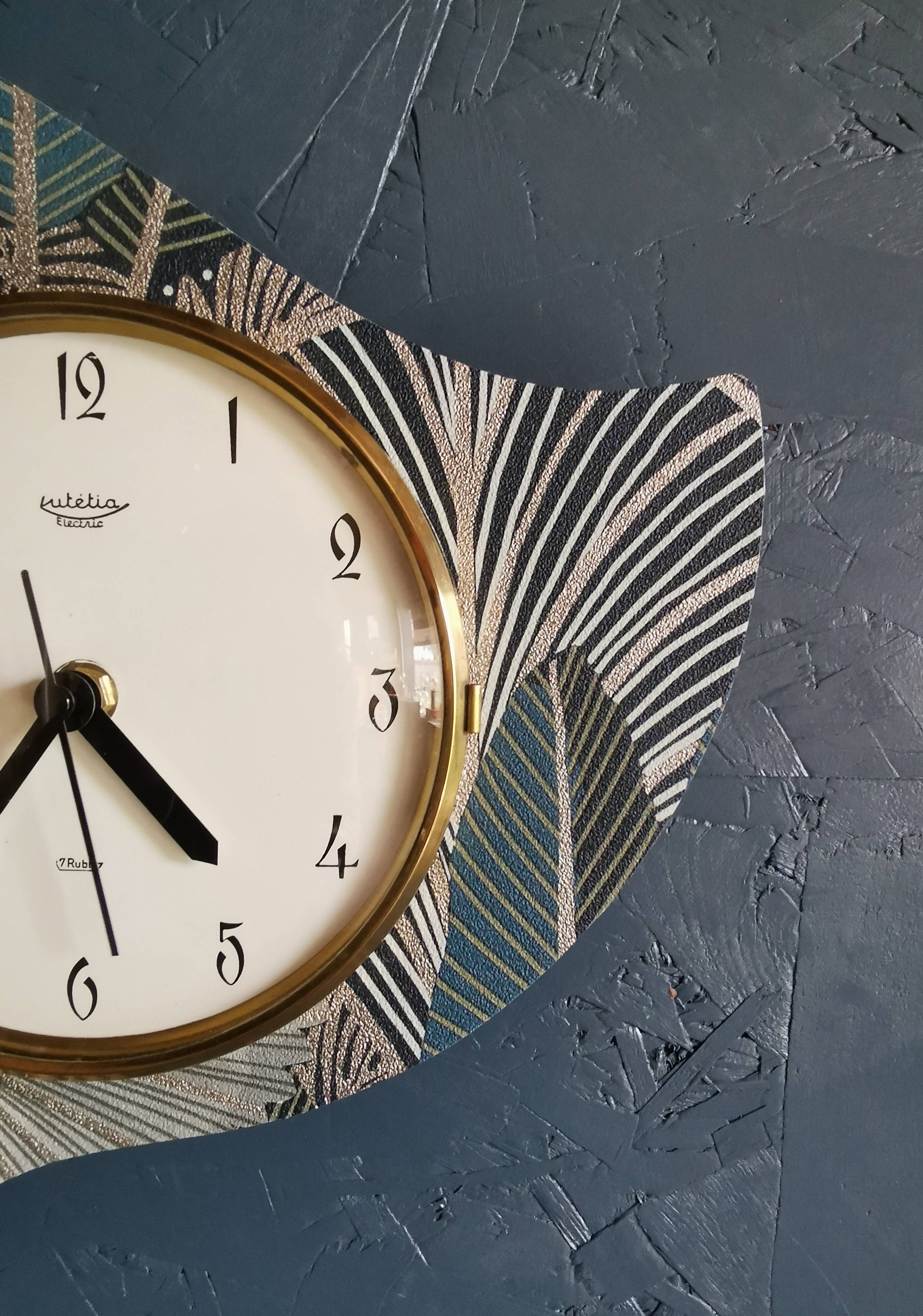 Vintage clock silent asymmetrical wall clock "Lutetia golden green"