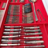 Ménagère 130 pieces en métal argenté orfèvrerie Platil