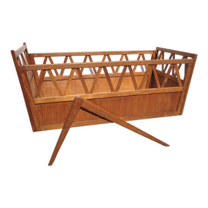 Lit enfant en bois pieds compas