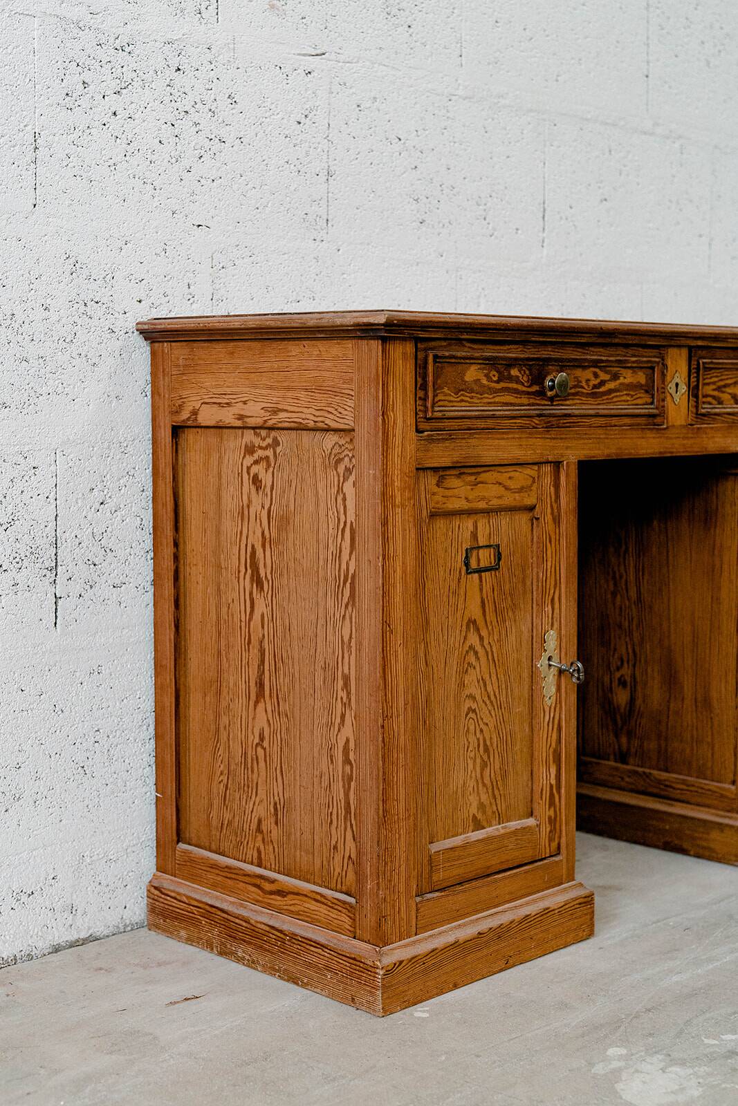 Bureau vintage en bois