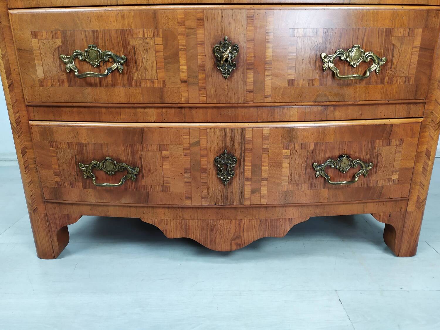 Commode de style marqueterie