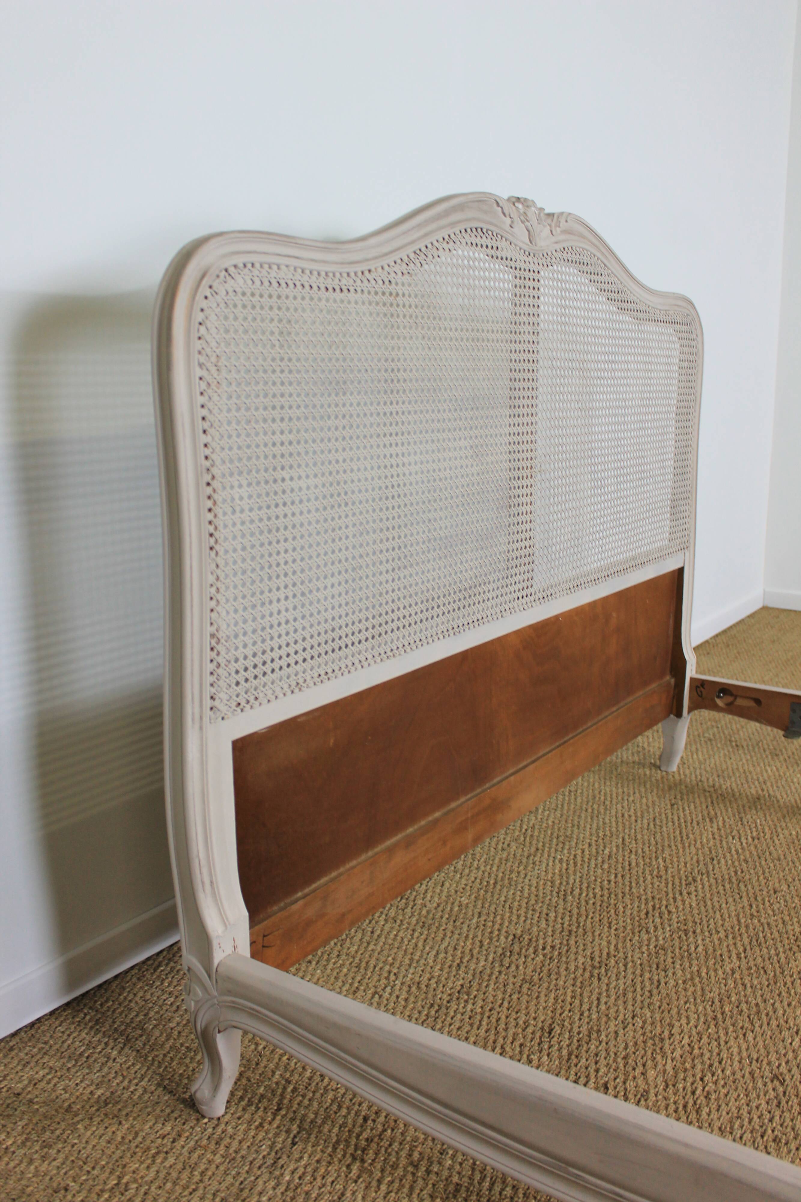 Regency bed