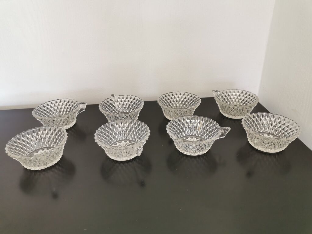 Set of 8 cups/ramekins with diamond cut glass handles